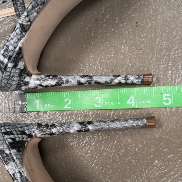 Steve Madden Snake Skin Print, Gray,Black& White Heels - Picture 10 of 10